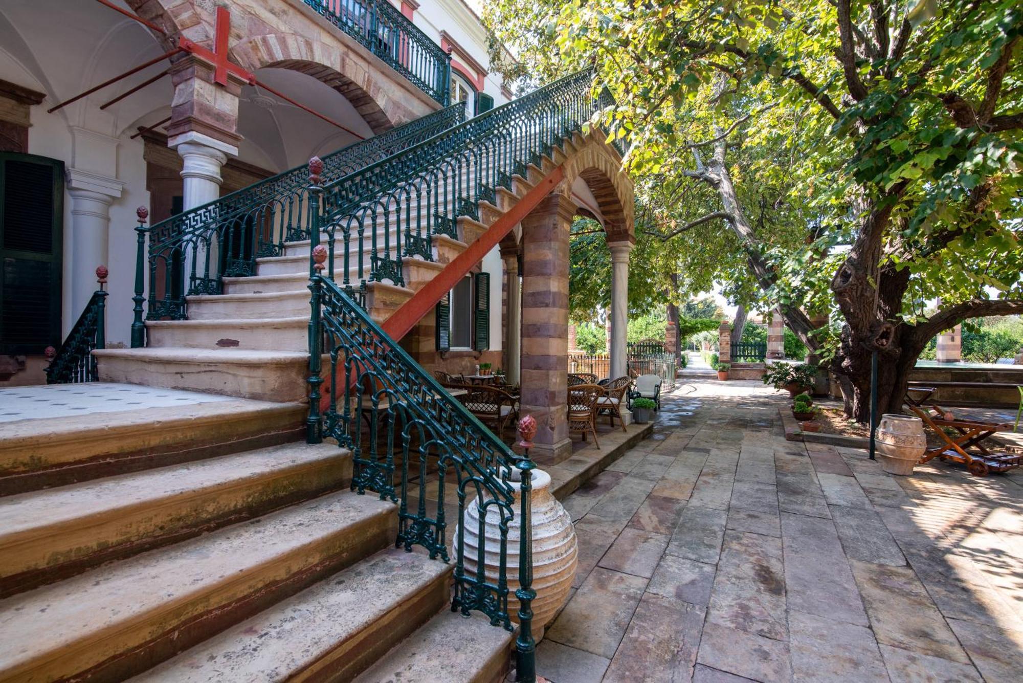 Calvocoressi Estate * Sakız